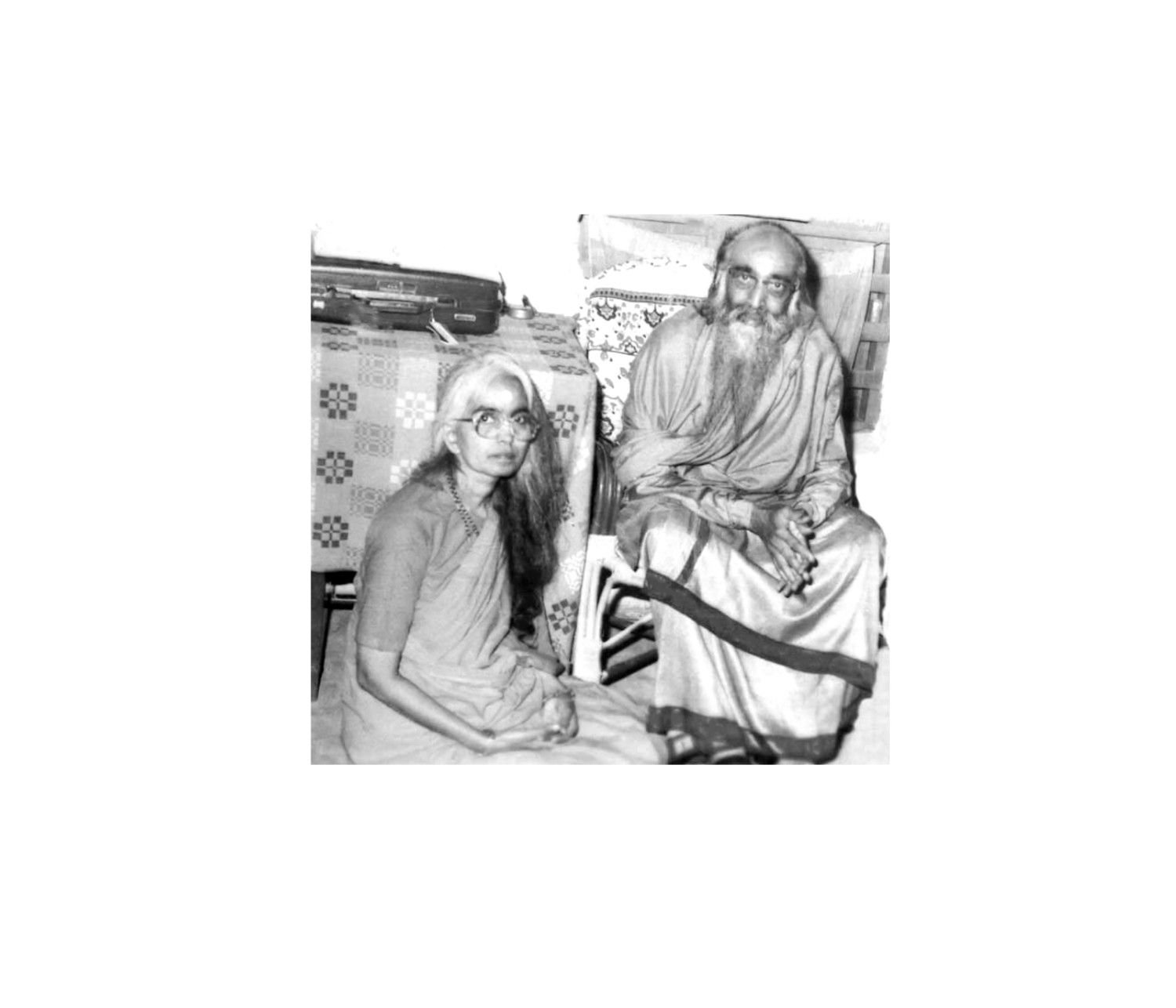 Gurudev Swami Chinmayananda with Pujya Mataji Saradapriyananda