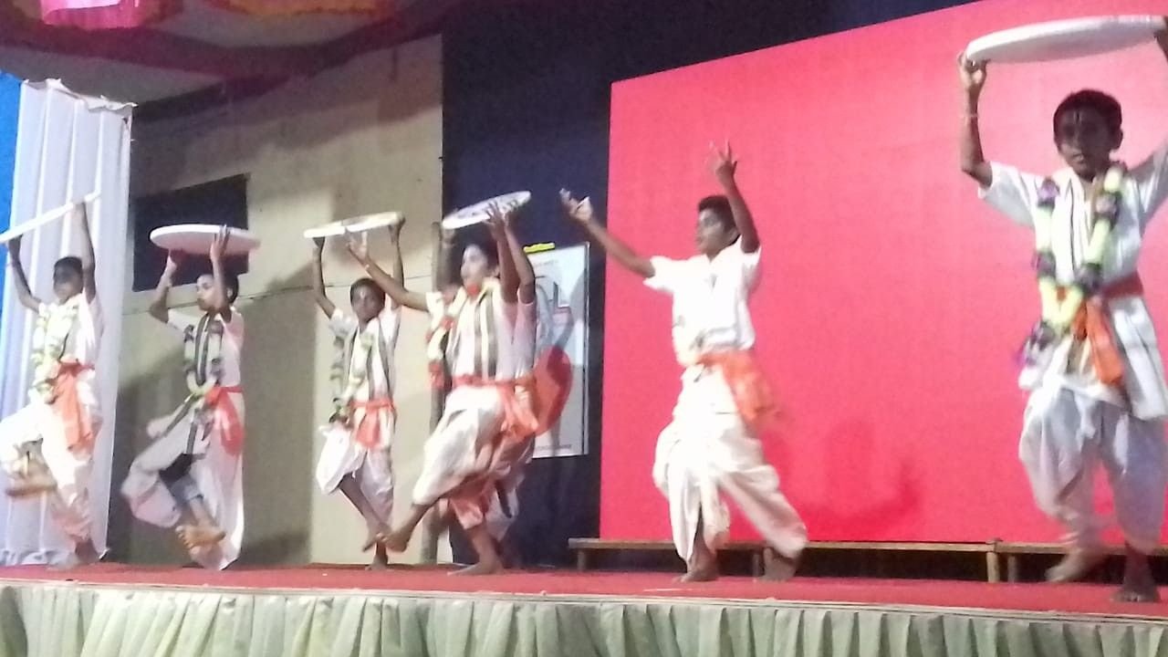 Students performing Annamayya dance